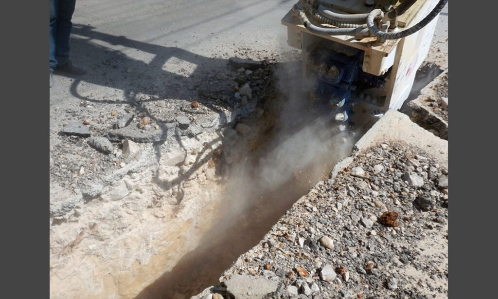 EK 140 Heavy-Duty Chain Cutter for Excavators (30–45 t) | KEMROC