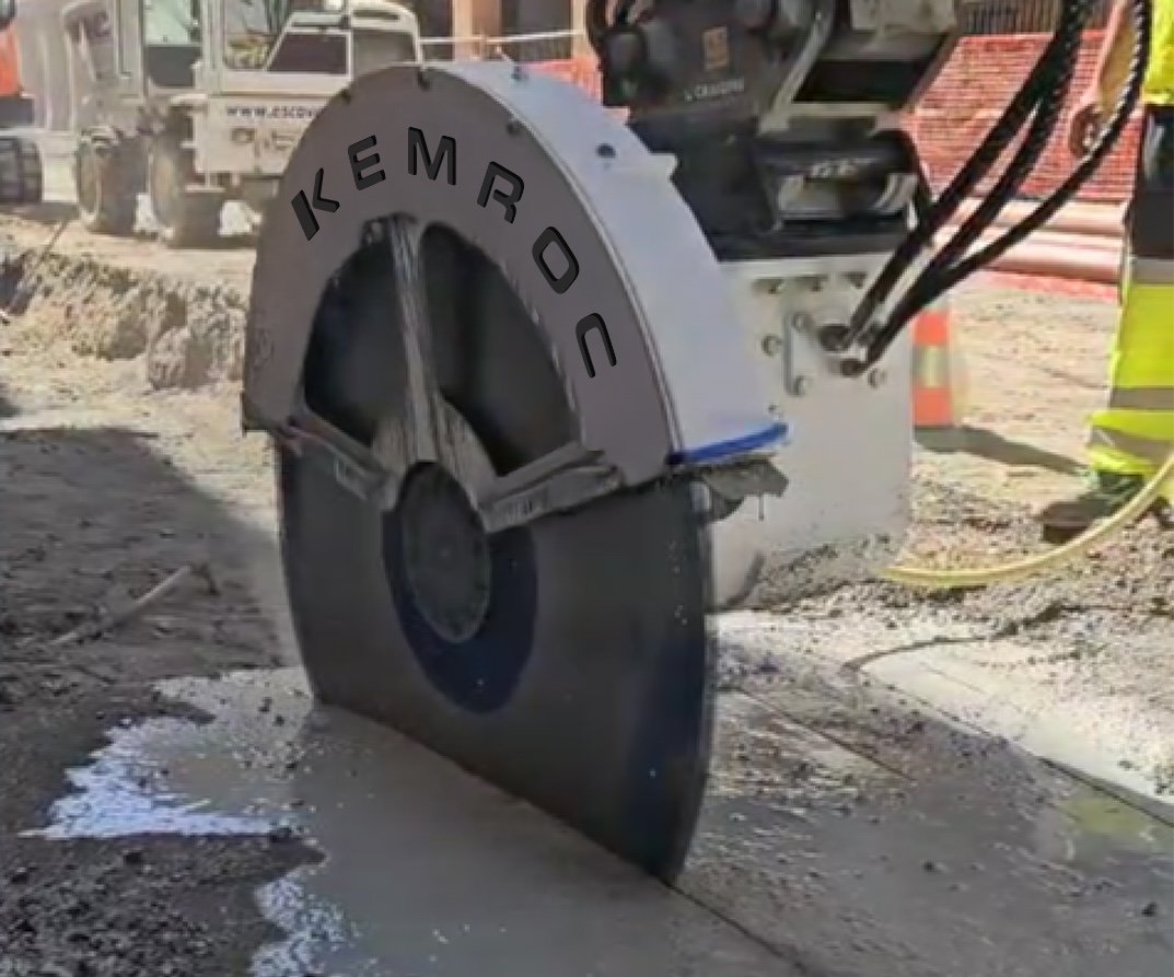 Smart Concrete Cutting in Italy: KEMROC KDS Diamond Saw Replaces Hammers: Efficiency Without Disruption
