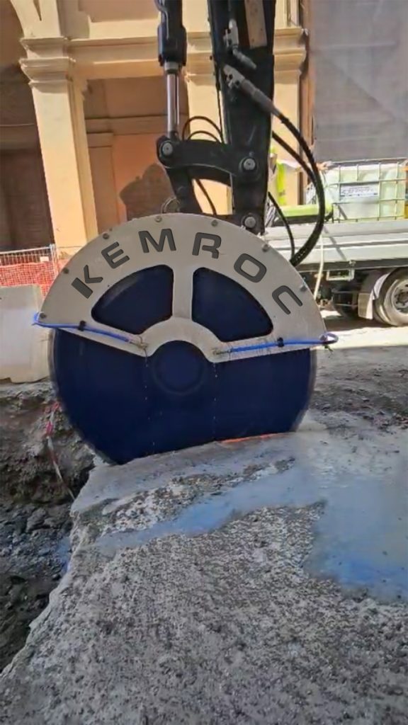 KEMROC KDS Diamond Saw Powers Precision Cutting in Italy