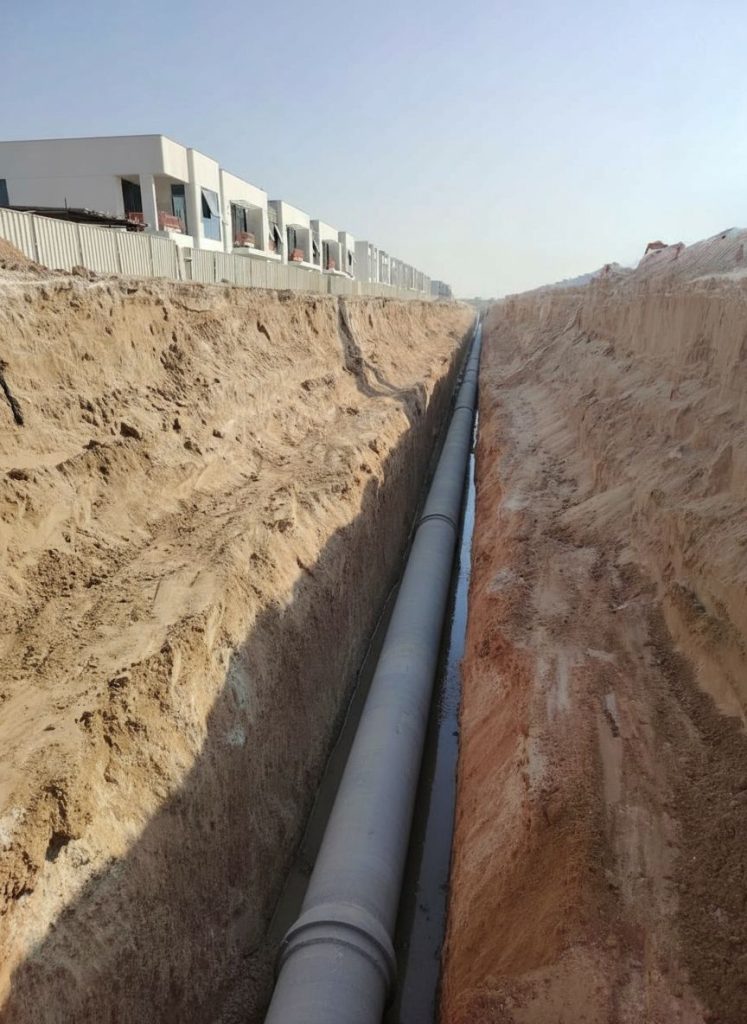 Urban Trenching in Dubai with KEMROC EK 160 Chain Cutters