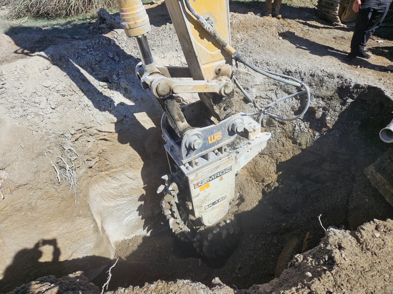 Cut Costs, Save Time: The Contractor’s Guide to Smarter Trenching with KEMROC EK Chain Cutter in the U.S.