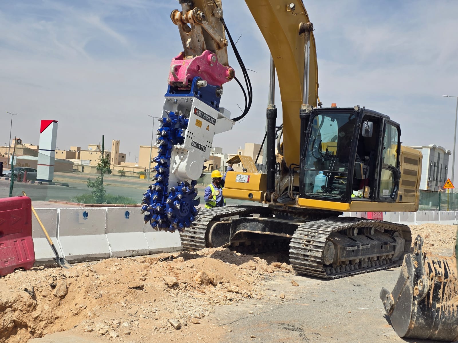 40 Kilometres of Precision Trenching in Saudi Arabia: How the KEMROC EK 110 Deliver Higher Productivity and Lower Costs