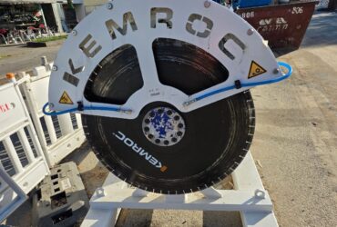 KEMROC KDS 50 HD Diamantsäge ermöglicht präzise Rohrtrennung unter beengten Platzverhältnissen in München