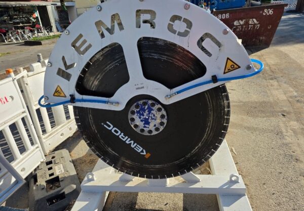 KEMROC KDS 50 HD Diamond Saw Delivers Precision Cutting in Challenging Underground Pipe Demolition in Munich, Germany 