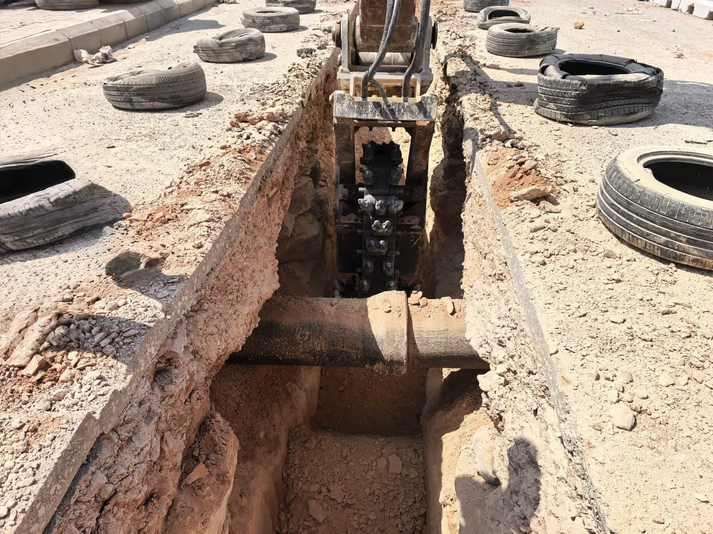 From Demo to Delivery: In Saudi Arabia, Contractor Invests in 3 KEMROC EK 150 Chain Cutters After On-Site Demo Success for Major Sewage Project, Cutting Limestone Rock.