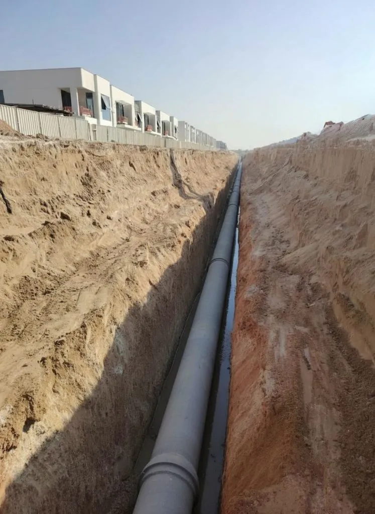 Urban Trenching in Dubai with KEMROC EK 160 Chain Cutters