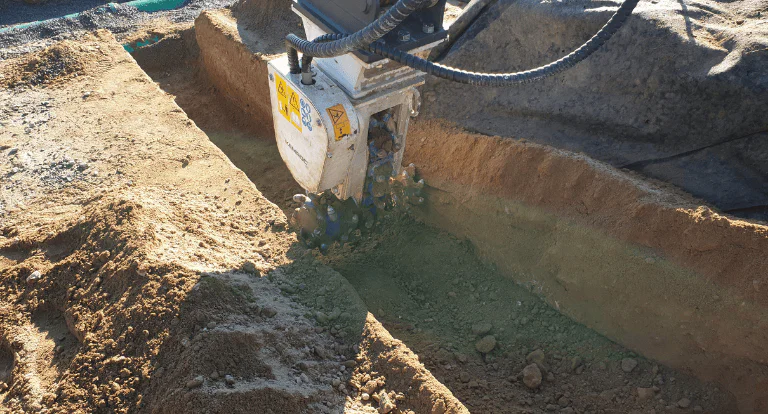 EK 20 Compact Excavator Chain Cutter