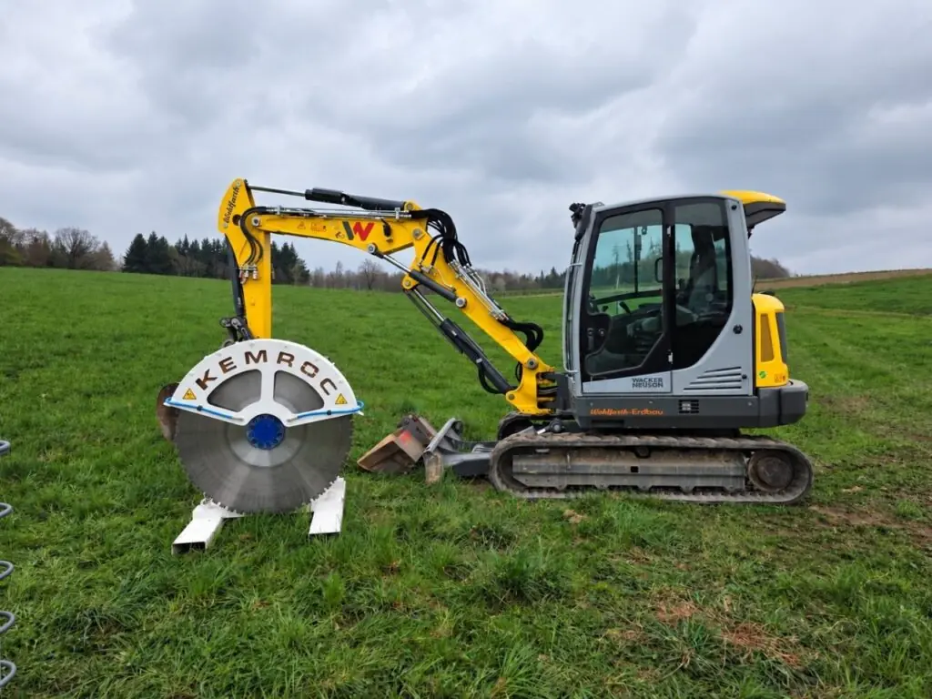 KEMROC KDS 30 Diamond Saw in Reinforced Concrete Demolition Project. Wacker Neuson with KEMROC KDS 30 | Cutting Reinforced Concrete in Germany.