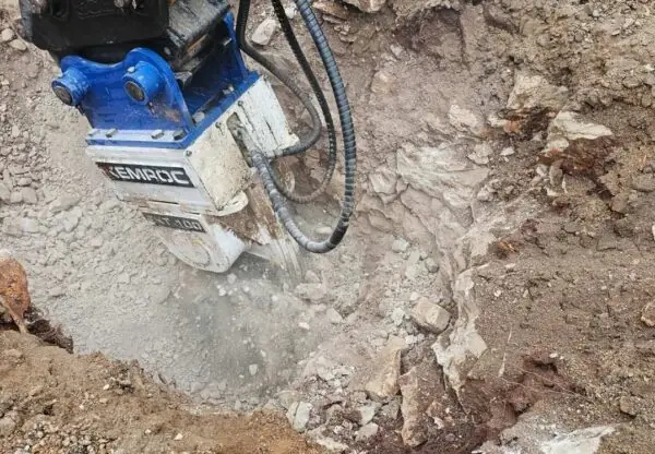 Cutting Through 30 MPa Limestone: KEMROC EKT 100 Takes on a Challenging Trenching Project in Croatia 